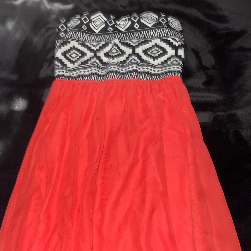 Juniors large BONGO beach dress, size large, black and coral, good condition!